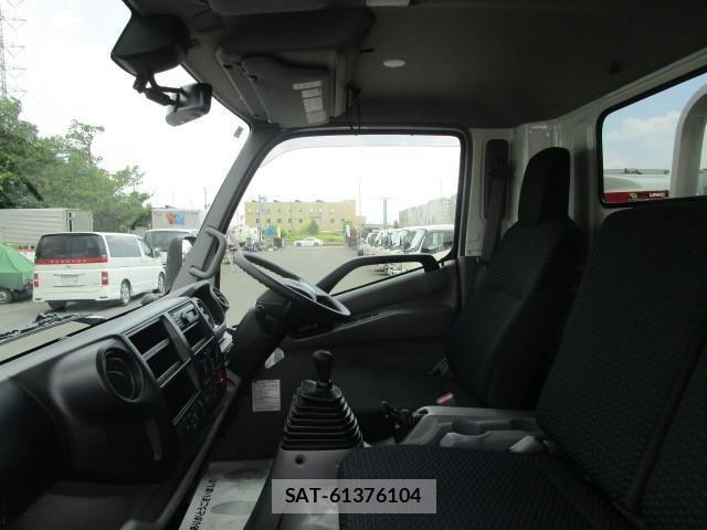 Hino DUTRO 2025-06 4420455-24