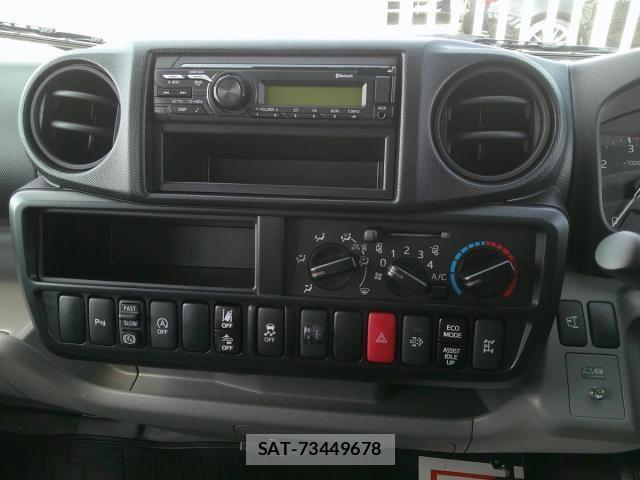 Hino DUTRO 2025-07 4420458-18