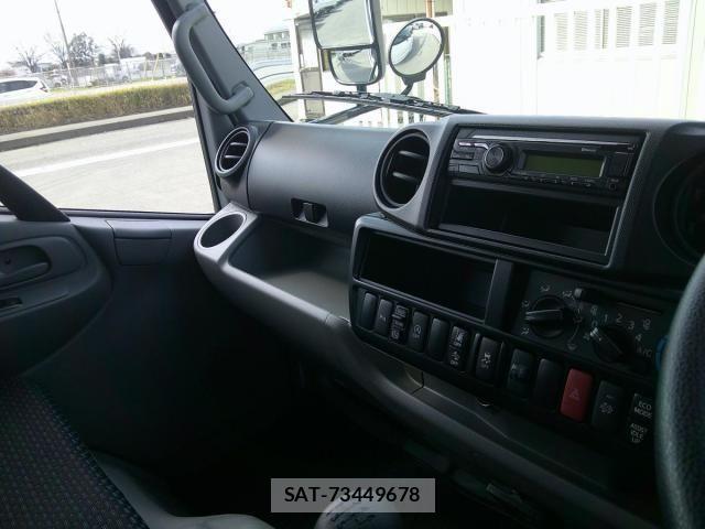 Hino DUTRO 2025-07 4420458-19