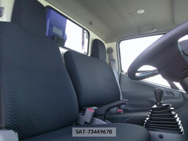 Hino DUTRO 2025-07 4420458-21
