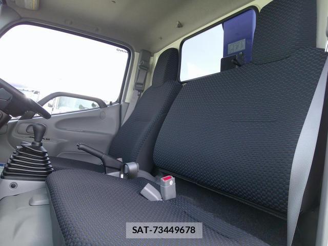 Hino DUTRO 2025-07 4420458-23