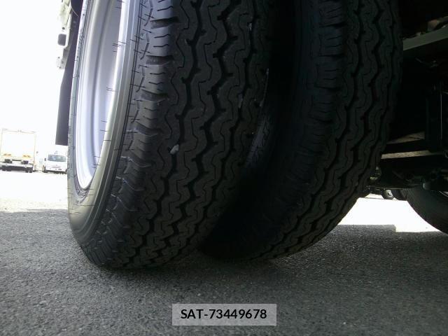 Hino DUTRO 2025-07 4420458-27