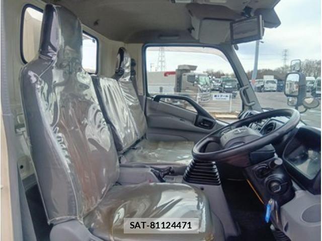 Hino DUTRO 2020-11 4420461-21