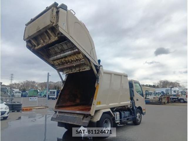 Hino DUTRO 2020-11 4420461-8