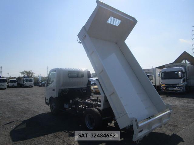 Hino DUTRO 2025-08 4591206-13