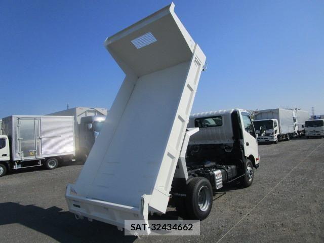 Hino DUTRO 2025-08 4591206-14