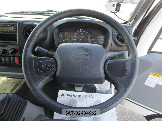 Hino DUTRO 2025-08 4591206-19