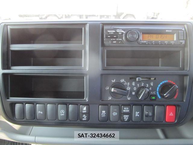 Hino DUTRO 2025-08 4591206-22