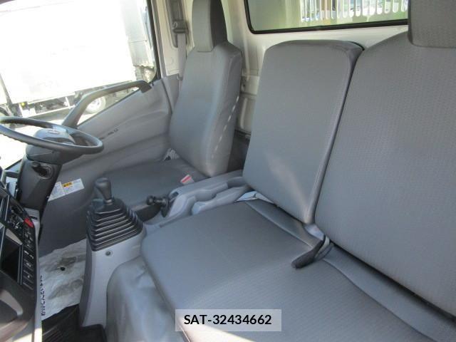 Hino DUTRO 2025-08 4591206-26