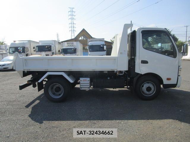 Hino DUTRO 2025-08 4591206-5
