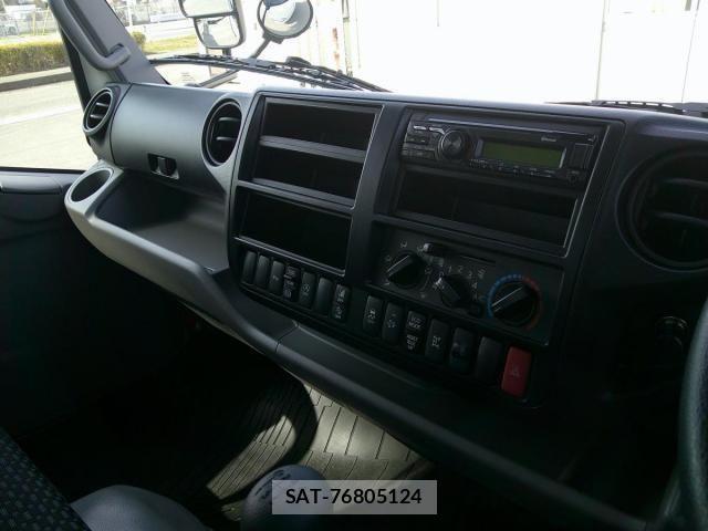 Hino DUTRO 2025-07 4638713-17