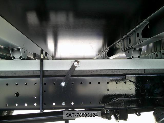 Hino DUTRO 2025-07 4638713-27
