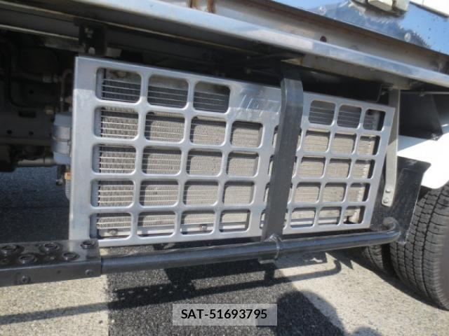 Hino DUTRO 2023-02 4753053-13