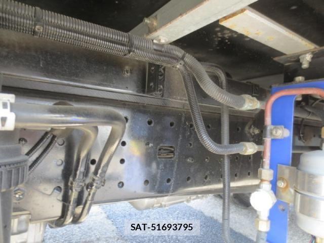 Hino DUTRO 2023-02 4753053-16