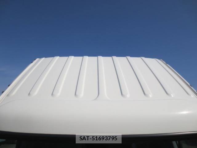 Hino DUTRO 2023-02 4753053-20