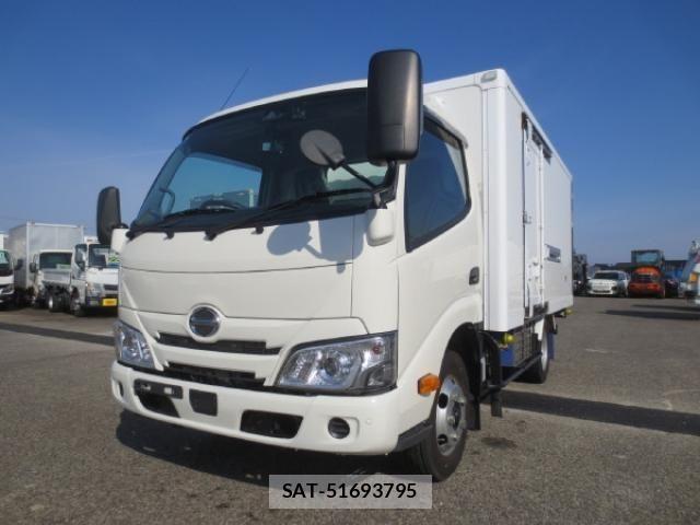 Hino DUTRO 2023-02 4753053-2