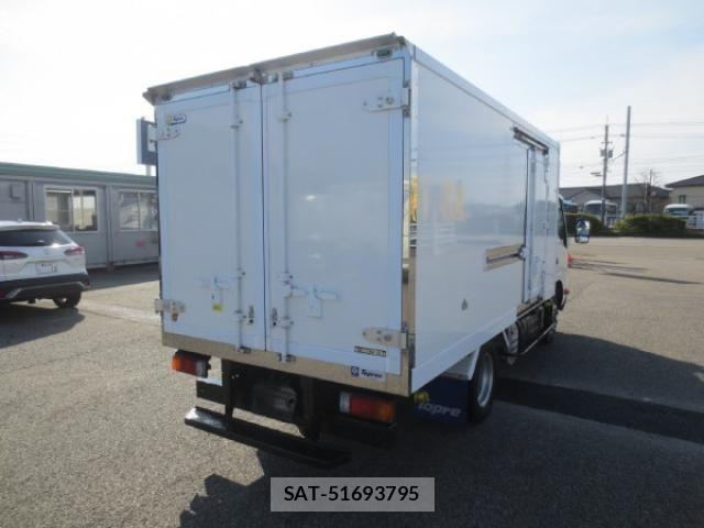 Hino DUTRO 2023-02 4753053-3