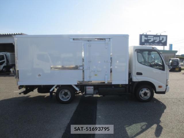 Hino DUTRO 2023-02 4753053-7