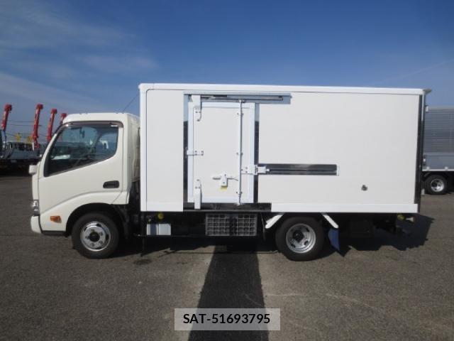 Hino DUTRO 2023-02 4753053-8