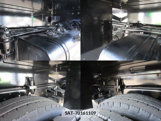Hino DUTRO 2015-09 4753048-15