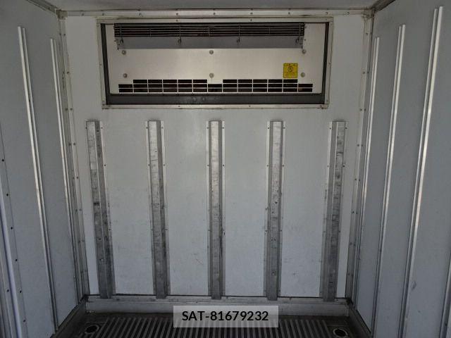 Hino DUTRO 2014-08 4753057-13