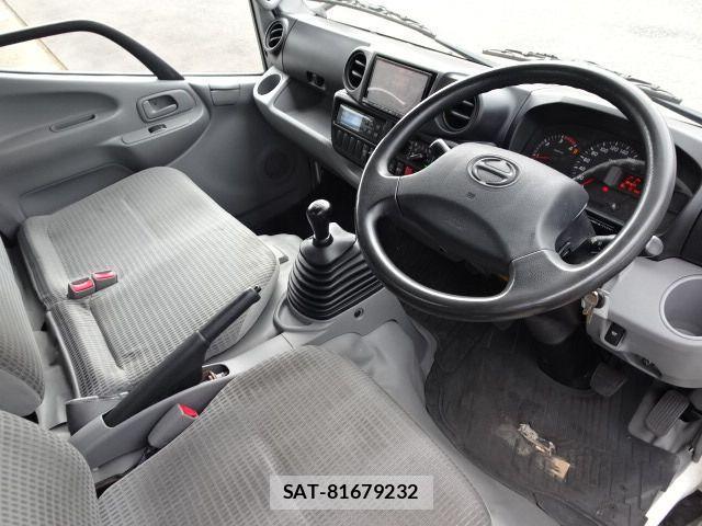Hino DUTRO 2014-08 4753057-7