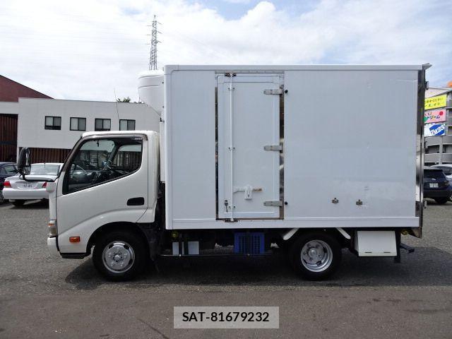 Hino DUTRO 2014-08 4753057-8