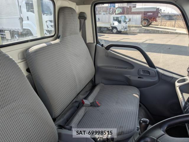 Hino DUTRO 2019-01 4753058-21