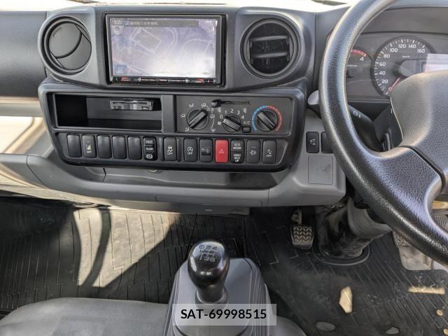Hino DUTRO 2019-01 4753058-22