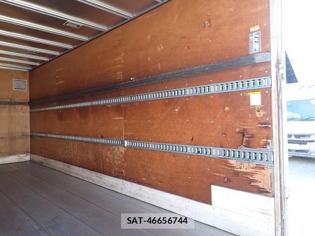 Hino DUTRO 2014-04 4938984-10
