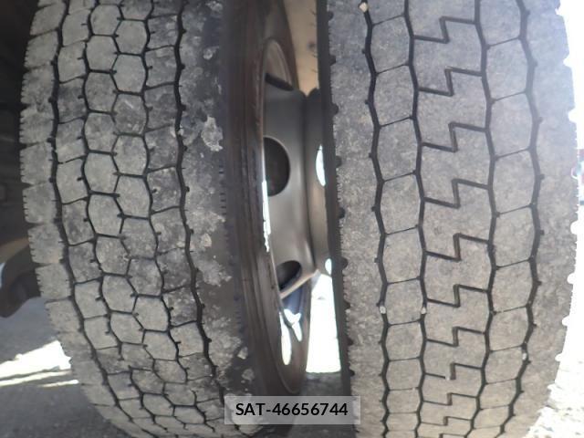 Hino DUTRO 2014-04 4938984-23