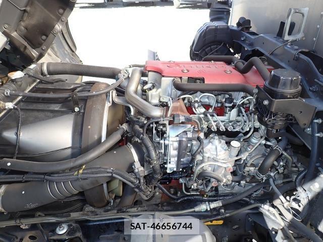 Hino DUTRO 2014-04 4938984-25