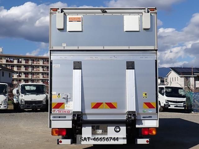 Hino DUTRO 2014-04 4938984-5