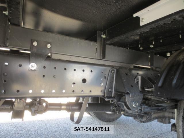 Hino DUTRO 2025-05 4938925-11