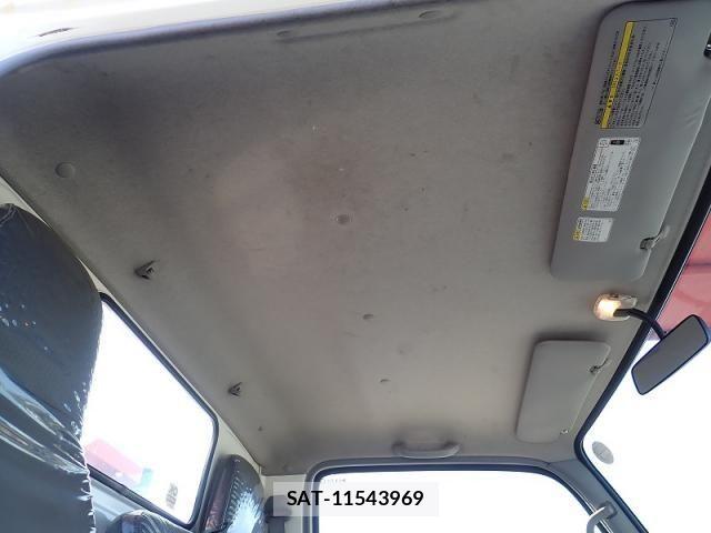 Hino DUTRO 2012-05 4938958-14