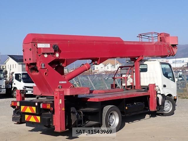 Hino DUTRO 2012-05 4938958-2