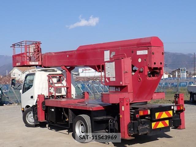Hino DUTRO 2012-05 4938958-3