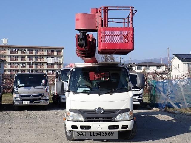 Hino DUTRO 2012-05 4938958-4