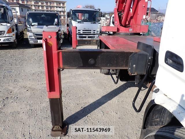 Hino DUTRO 2012-05 4938958-6