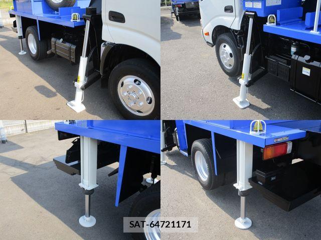 Hino DUTRO 2014-03 4938954-13