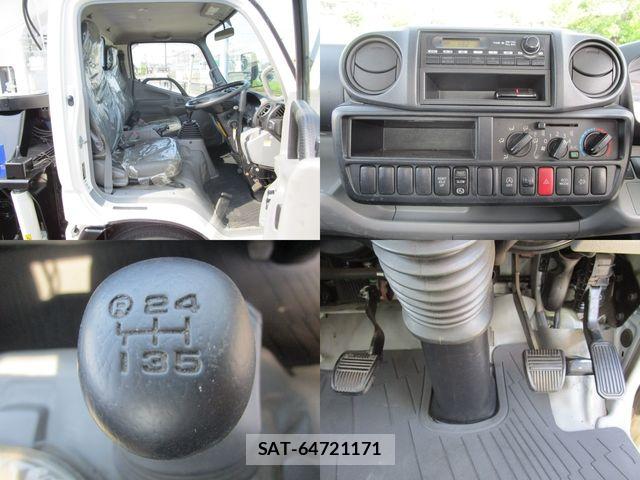 Hino DUTRO 2014-03 4938954-17