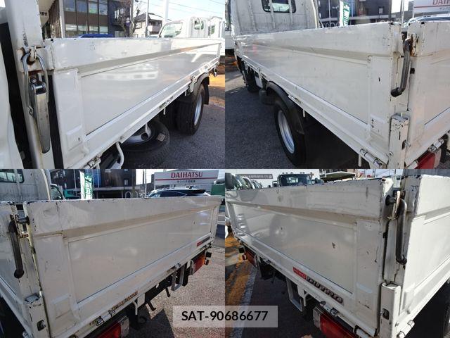 Hino DUTRO 2022-02 5866890-4