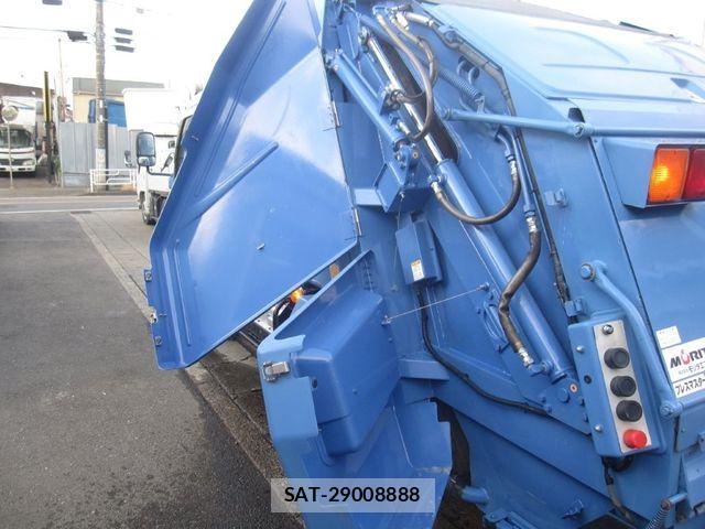 Hino DUTRO 2014-10 5866896-12