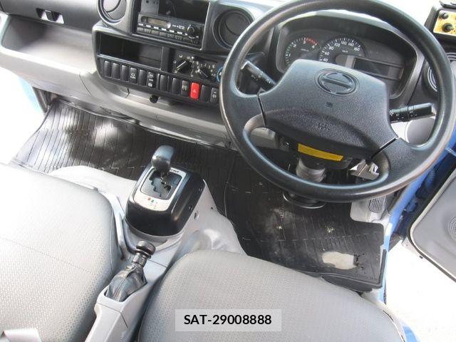 Hino DUTRO 2014-10 5866896-17