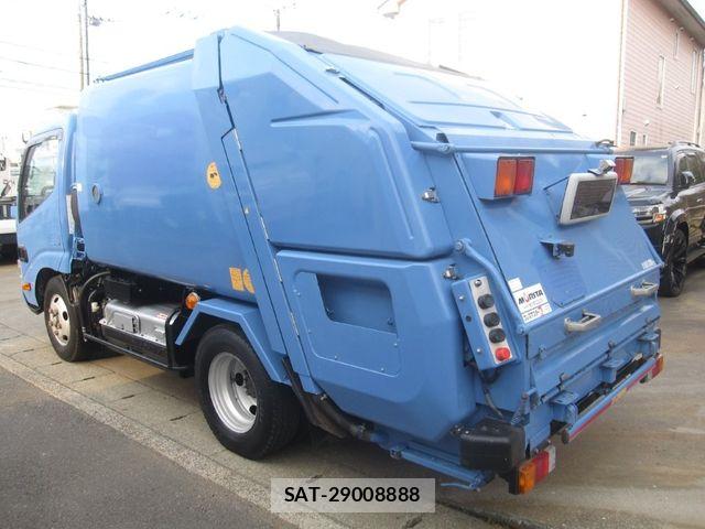 Hino DUTRO 2014-10 5866896-2