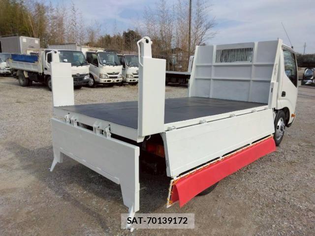 Hino DUTRO 2013-09 5866901-14