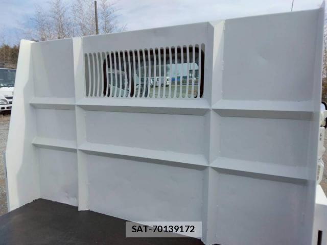 Hino DUTRO 2013-09 5866901-24