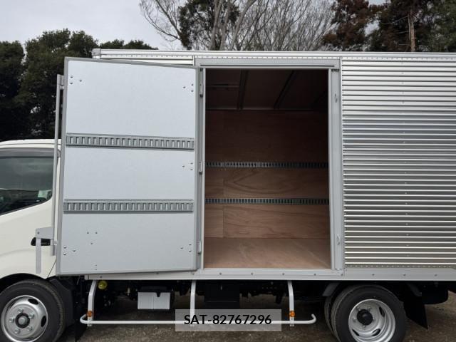 Hino DUTRO 2025-06 5866864-7