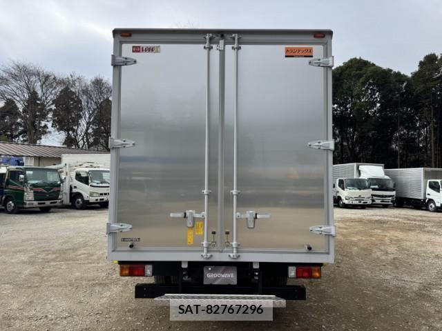 Hino DUTRO 2025-06 5866864-8
