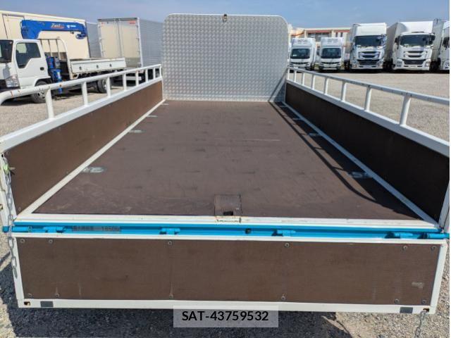 Hino DUTRO 2021-05 5866883-13